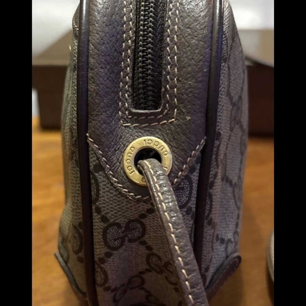 AUTHENTIC VINTAGE Gucci Beige and Brown Monogram Bag - Picture 6 of 10